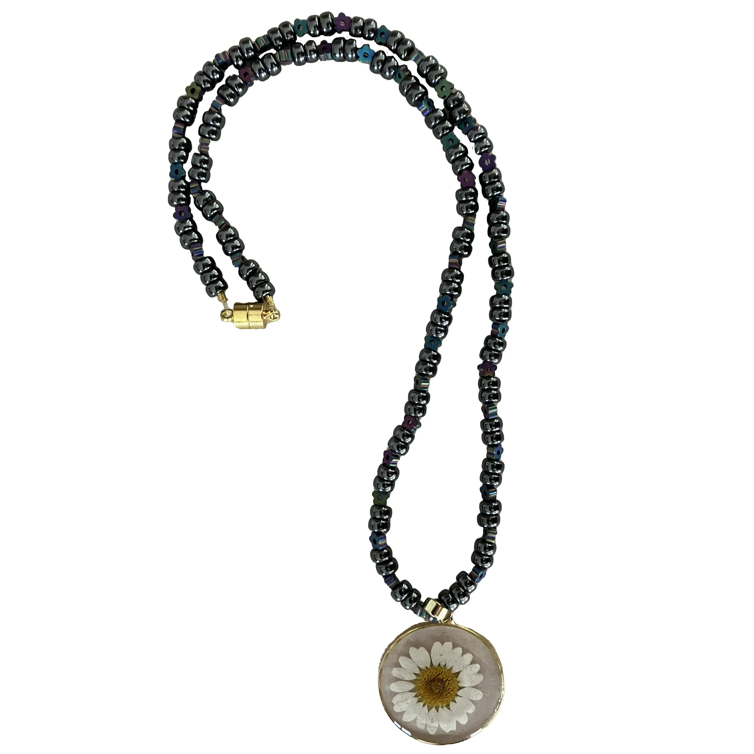delia daisy necklace.jpg