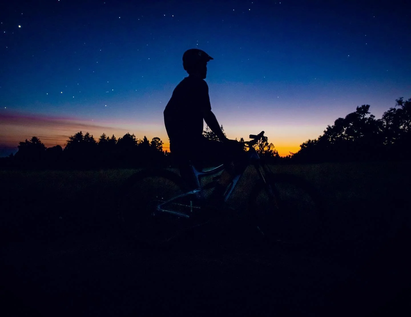 Setting the sun on this week...
.
.
.
#sunset #trail #ride #mtb #bike #landscape #stars #sky #night #vibrant #outdoors #adventure