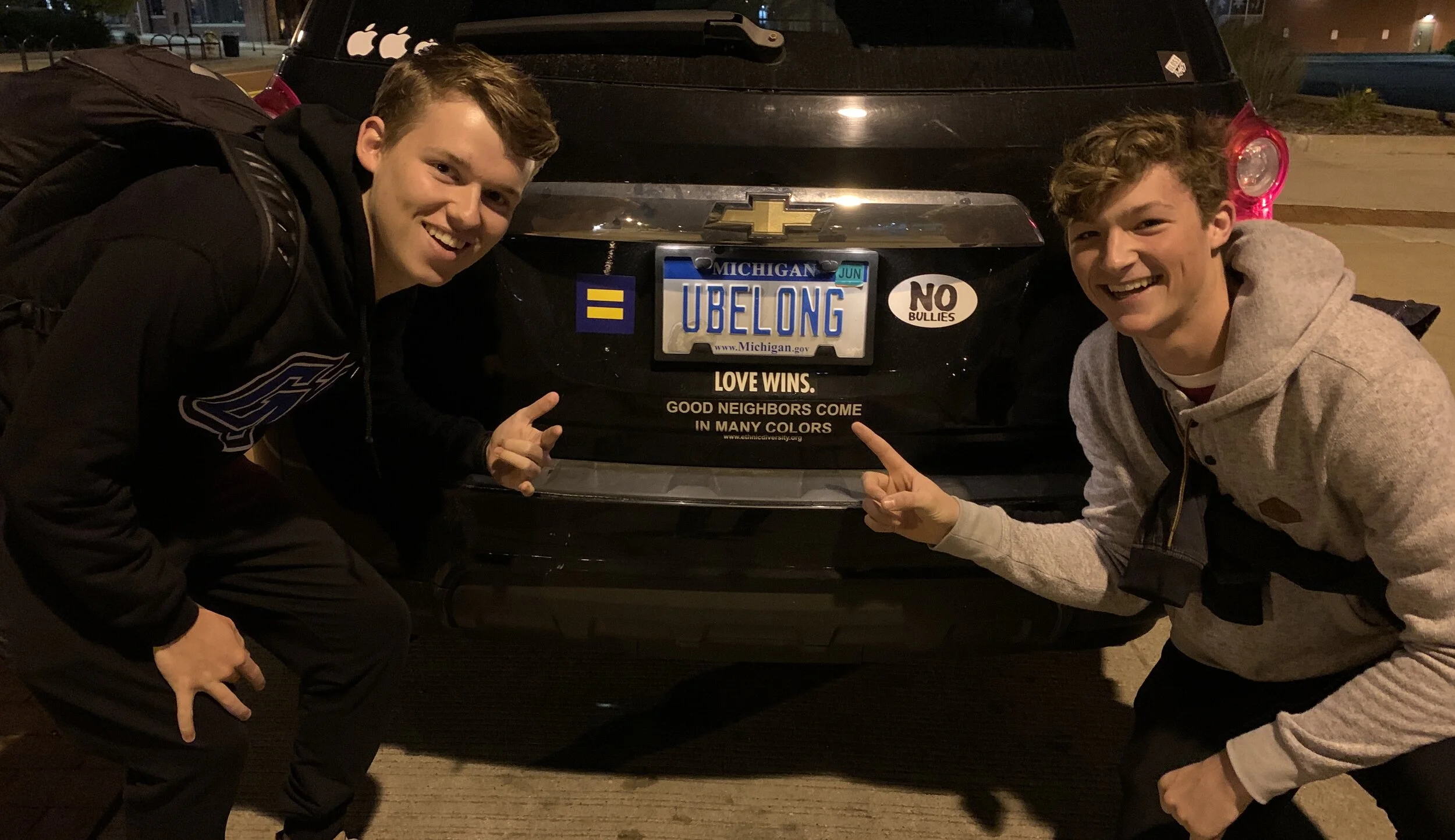 Lukas Alofs (left) and Niels van Duin served as short-term FLYB interns in fall 2019. During their stay in Grand Rapids, they worked in the studio on production days installing sets, running cameras, slating segments, and generally helping out. On non-production days, they procured b-roll and did useful research for the show. Now back in their native Netherlands, they are getting ready to pursue post-secondary studies. For Lukas, this may include work with animals; for Niels, it will likely include music and his beloved guitar.