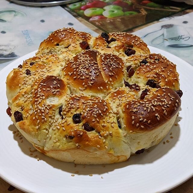 Bread making round 2. Raisin Sesame bread + luncheon meat bun (hk bakery style)

#breadmaking #bread #baking