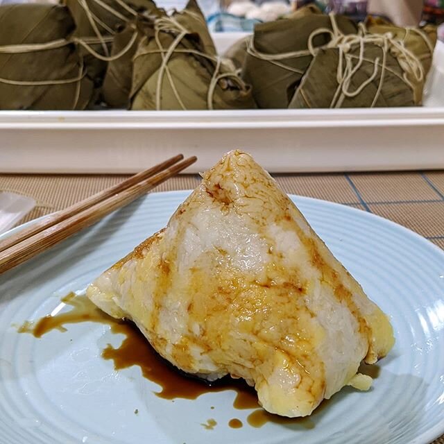 Time for some rice dumplings!  Was super pleb and just manual labour for moving rice and water and leaves around, kudos to mom for that hustling in wrapping! 
#ricedumpling
