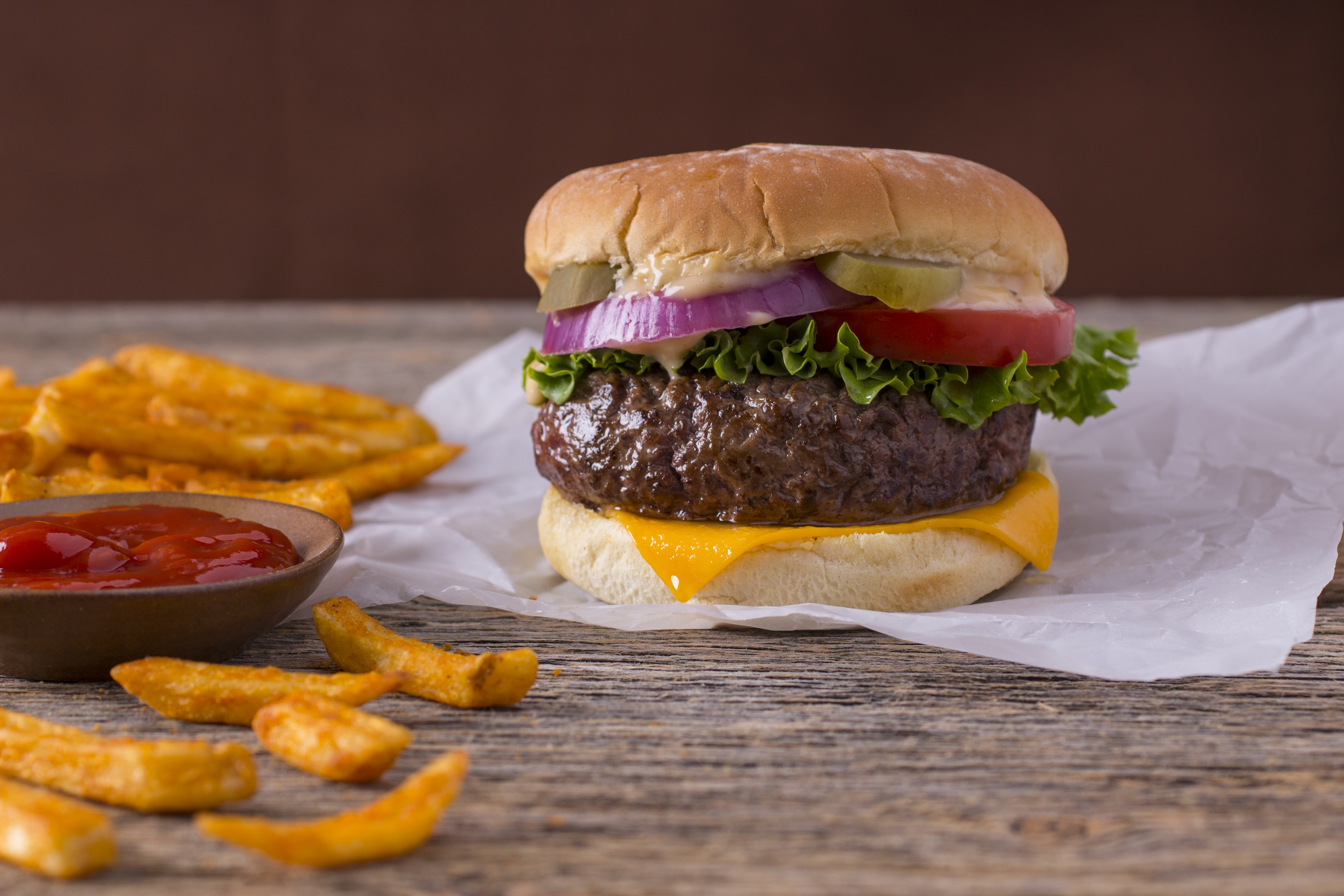 Cheeseburger with Fries