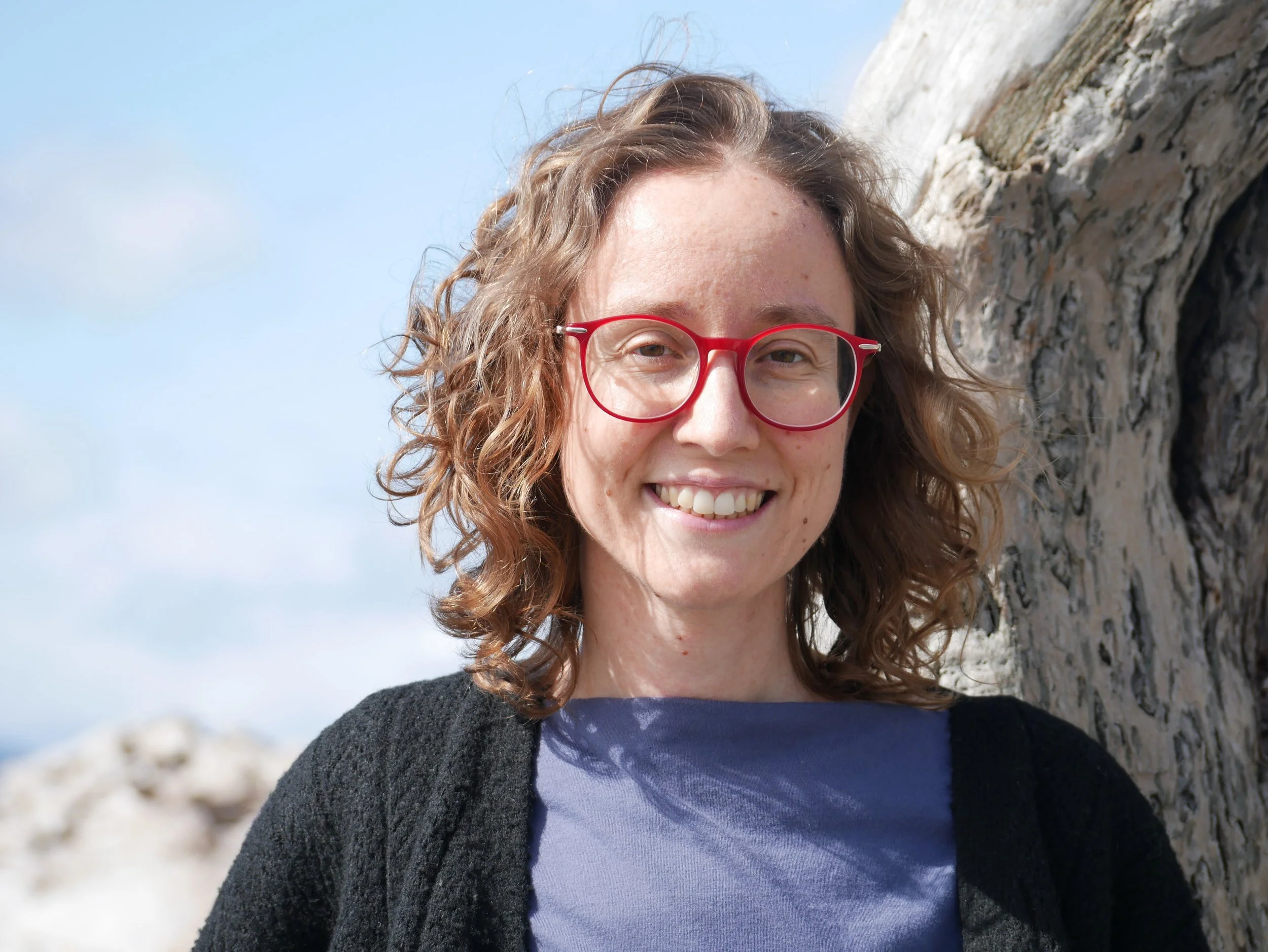 MAY 22nd_Zoe Dickinson_HEADSHOT.JPG