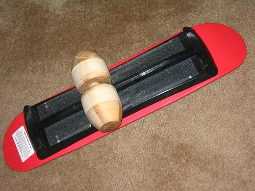 The track on the bottom of the board that sits inside the groove of the roller is what makes Vew-Do balance boards unique.