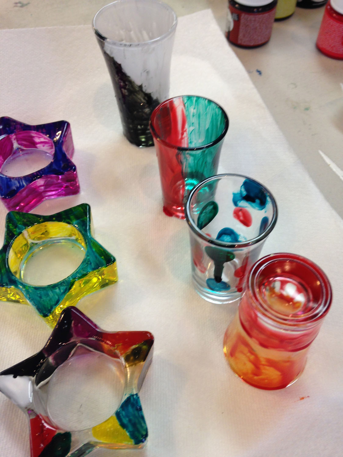 painted-glass-in-kids-art-parties-classes-and-camps-in-greensboro-nc-with-artist-tracey-j-marshallIMG_0267.jpg