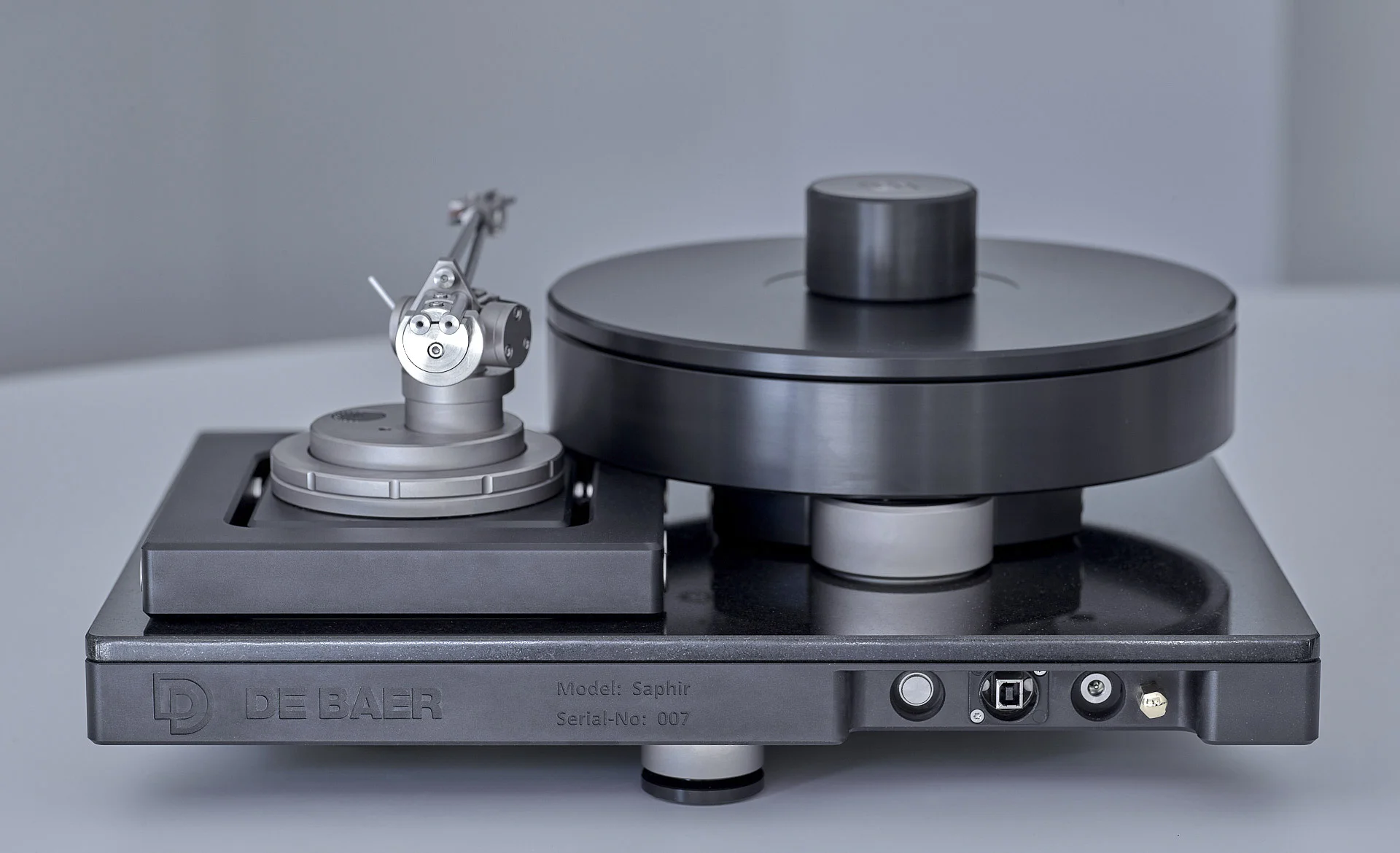 DeBaer Saphir Turntable