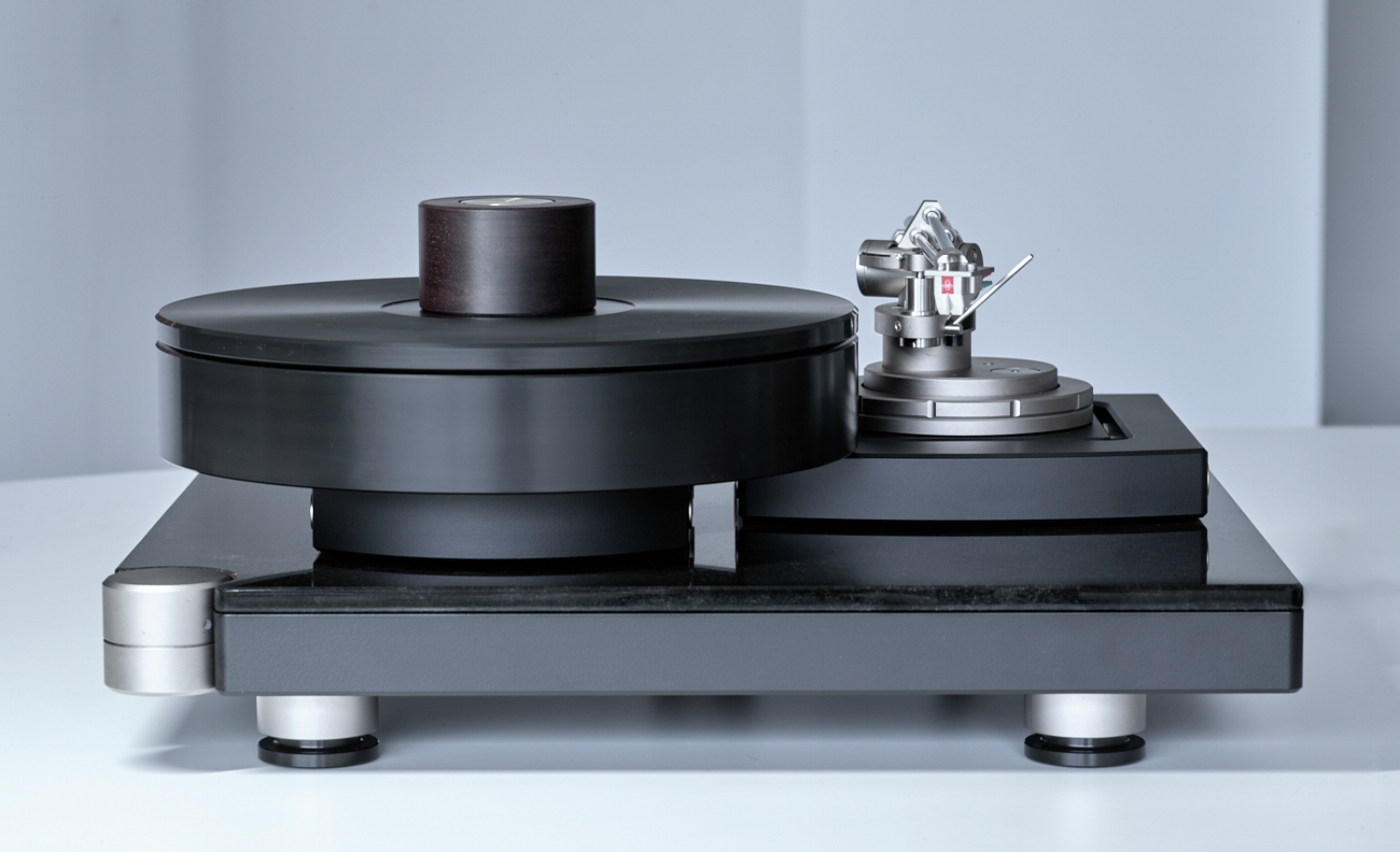 DeBaer Saphir Turntable - Switzerland