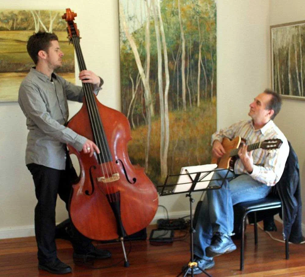Tout de Suite - Lachlan Tumeth on double bass & Phil Beasley on guitar.