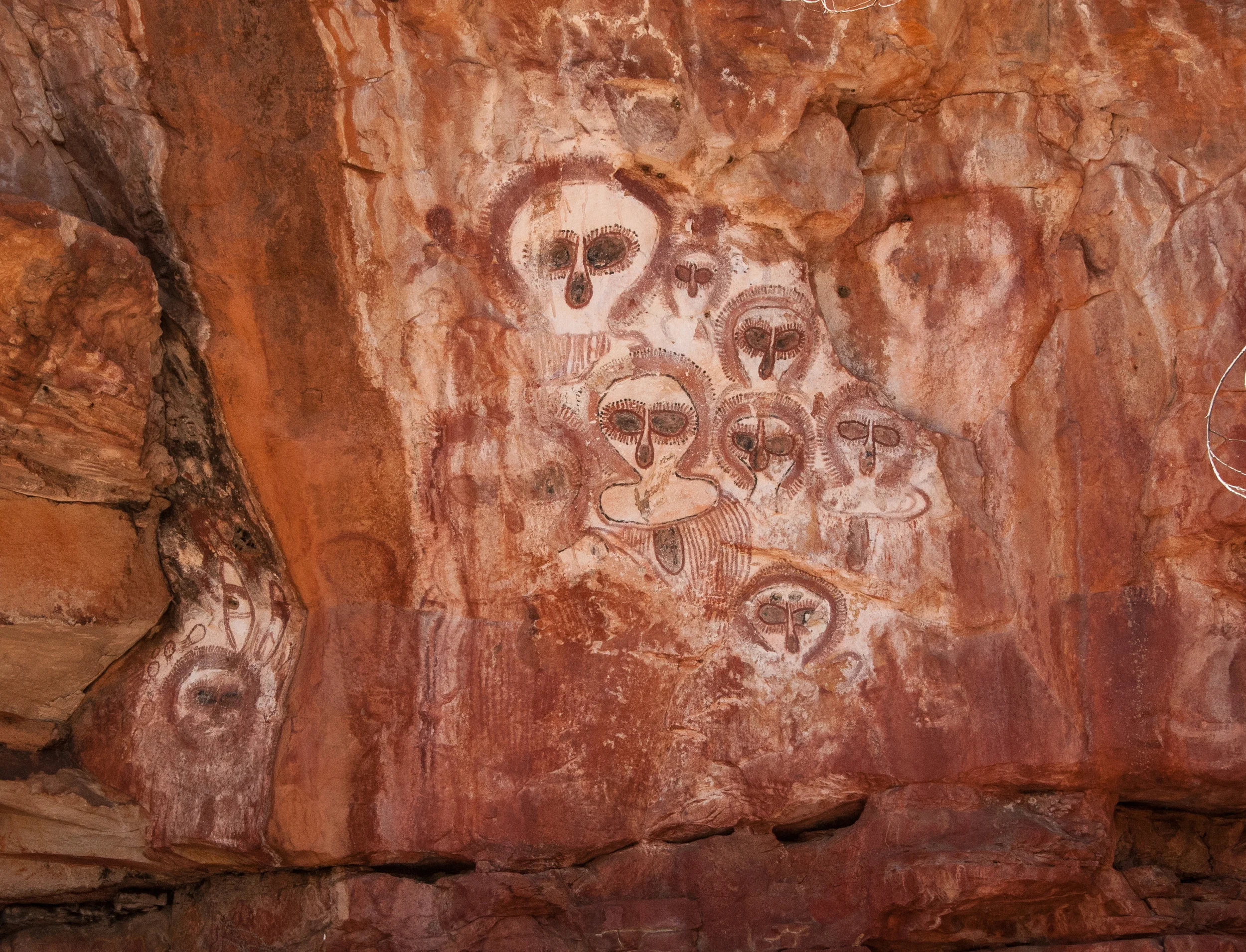 What is the Meaning Behind Aboriginal Dot Painting? - Wentworth