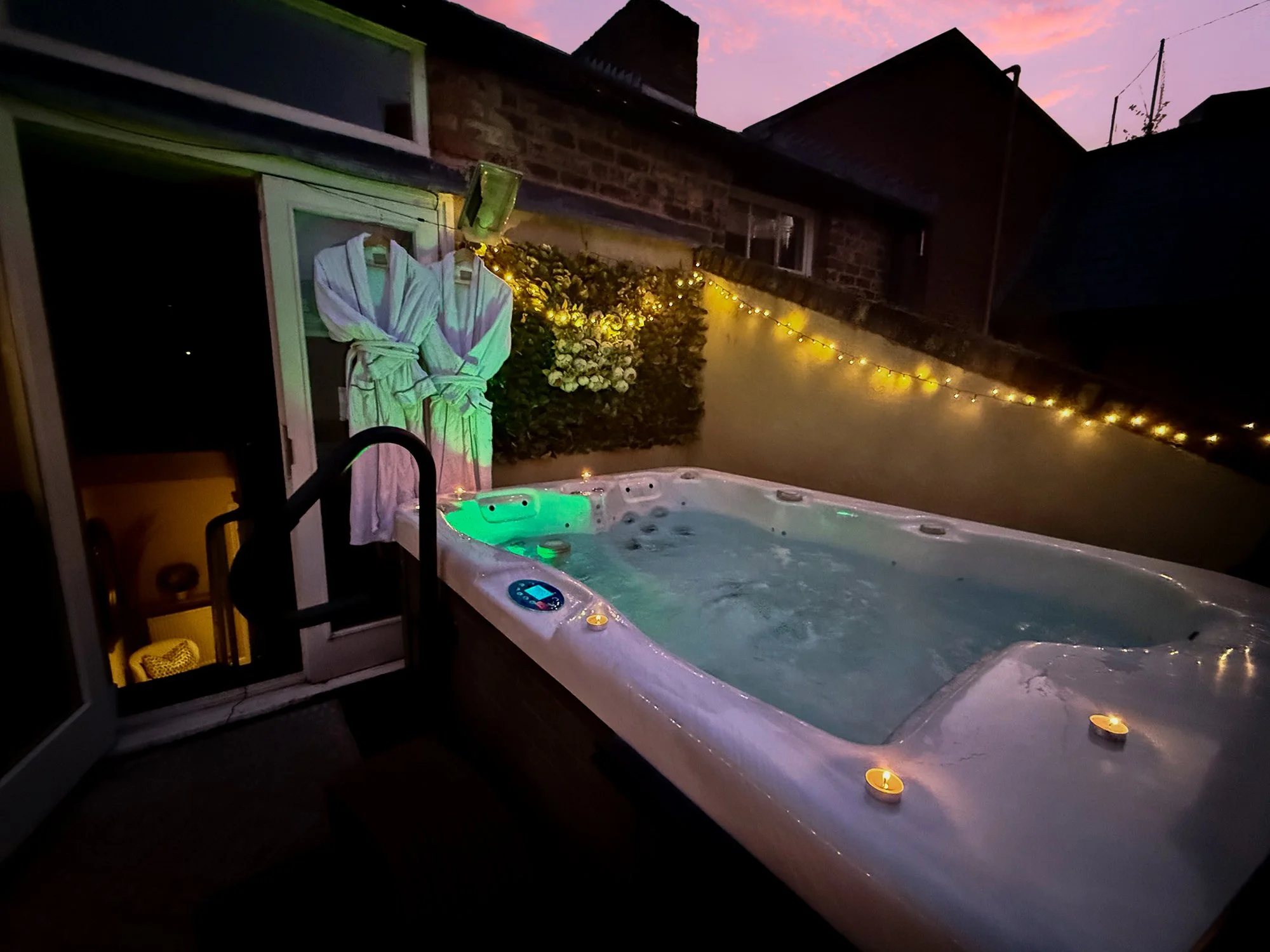 jacuzzi 2 Dusk.jpg