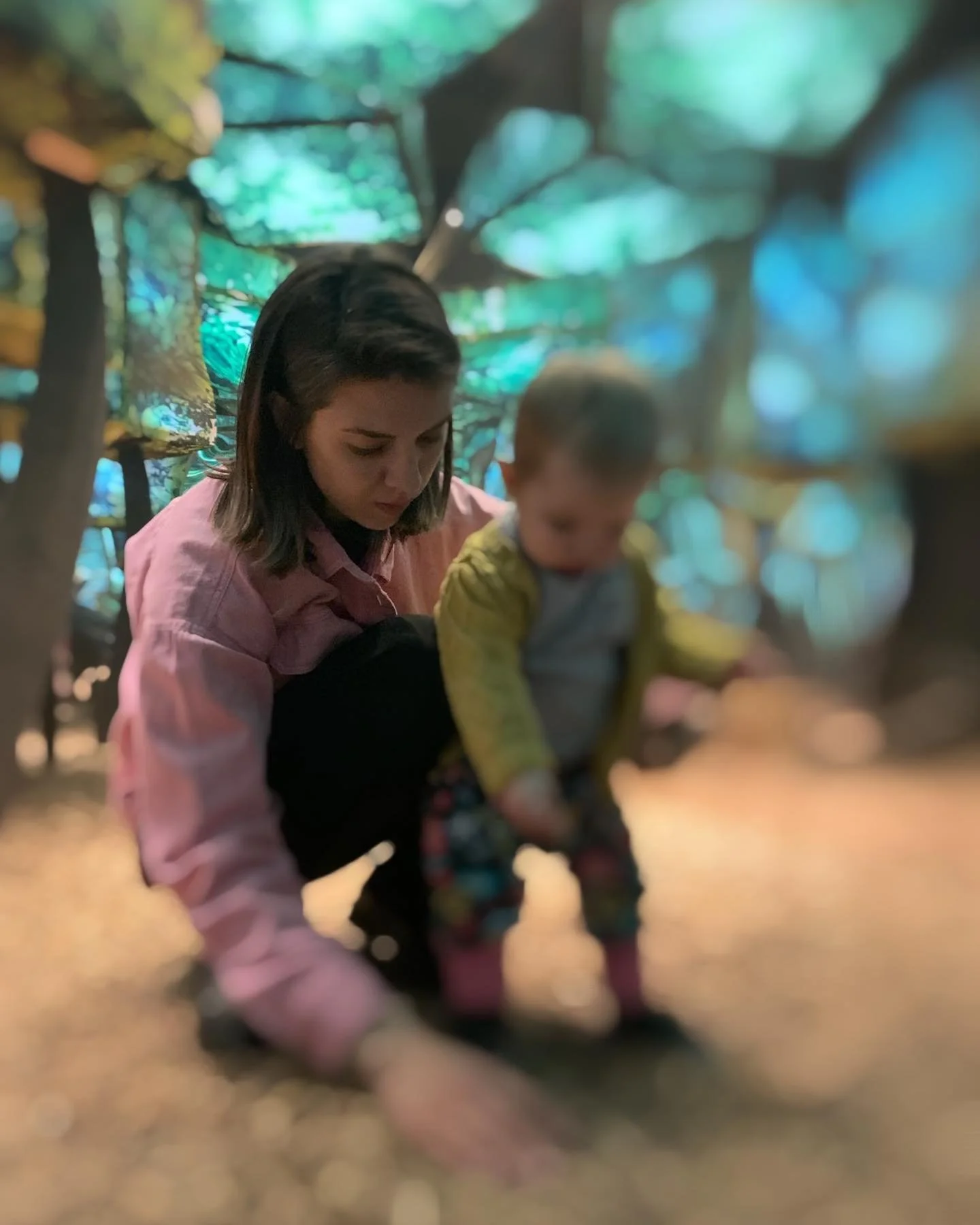 These past 6 months I’ve gone headlong into exploring all things to do with baby & toddler creativity and art.
As part of my DYCP grant from @aceagrams I’m exploring how my practice can include making work for 0-2 year olds. Maybe 0-