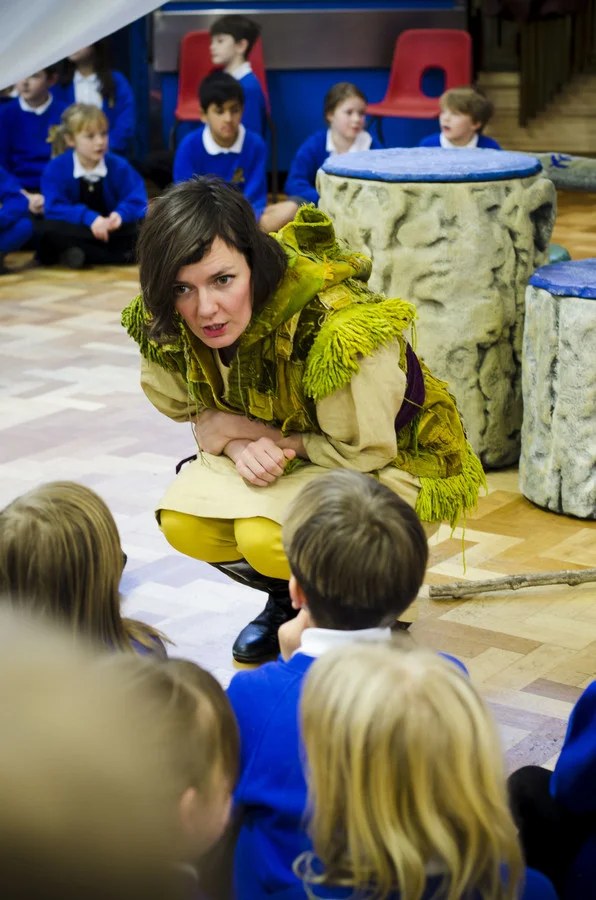 Laura Cairns (Trincula)