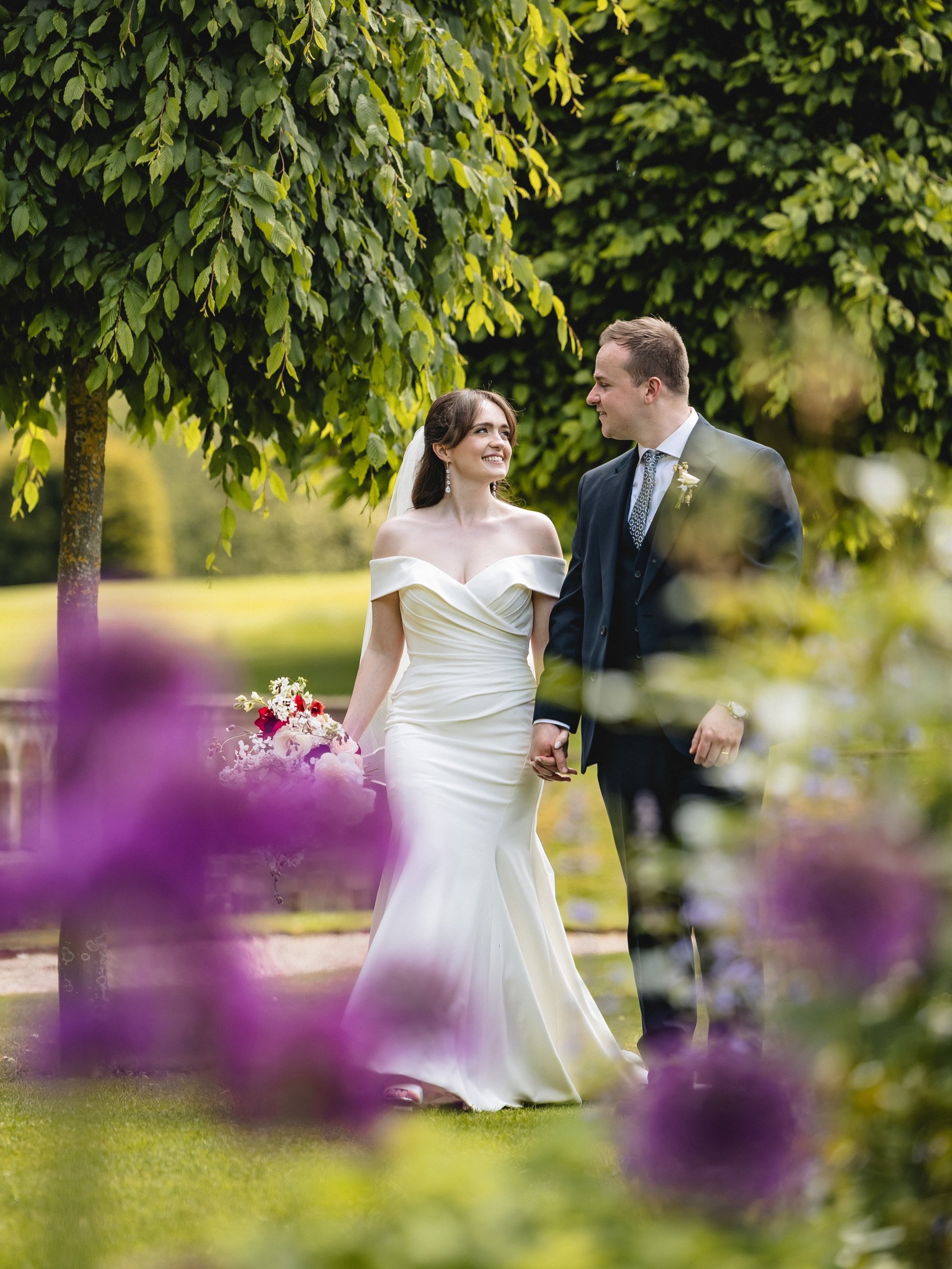 The Magic of Sian &amp; Jack&rsquo;s Big Day ✨🥂

From the quiet, nervous anticipation of the morning preparations to the absolute euphoria of the dance floor, Sian &amp; Jack&rsquo;s wedding at Exton Park Estate was a masterclass in pure joy.

Swipi
