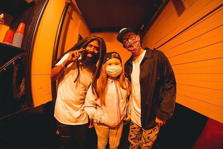 New Dad Achievement unlocked 🏆- I got to take Della to her first concert, which happened to be a very special one for me - MURS!  The last time she saw Uncle @murs316 was when she was 2. Not only did she get to remake the same picture that was taken