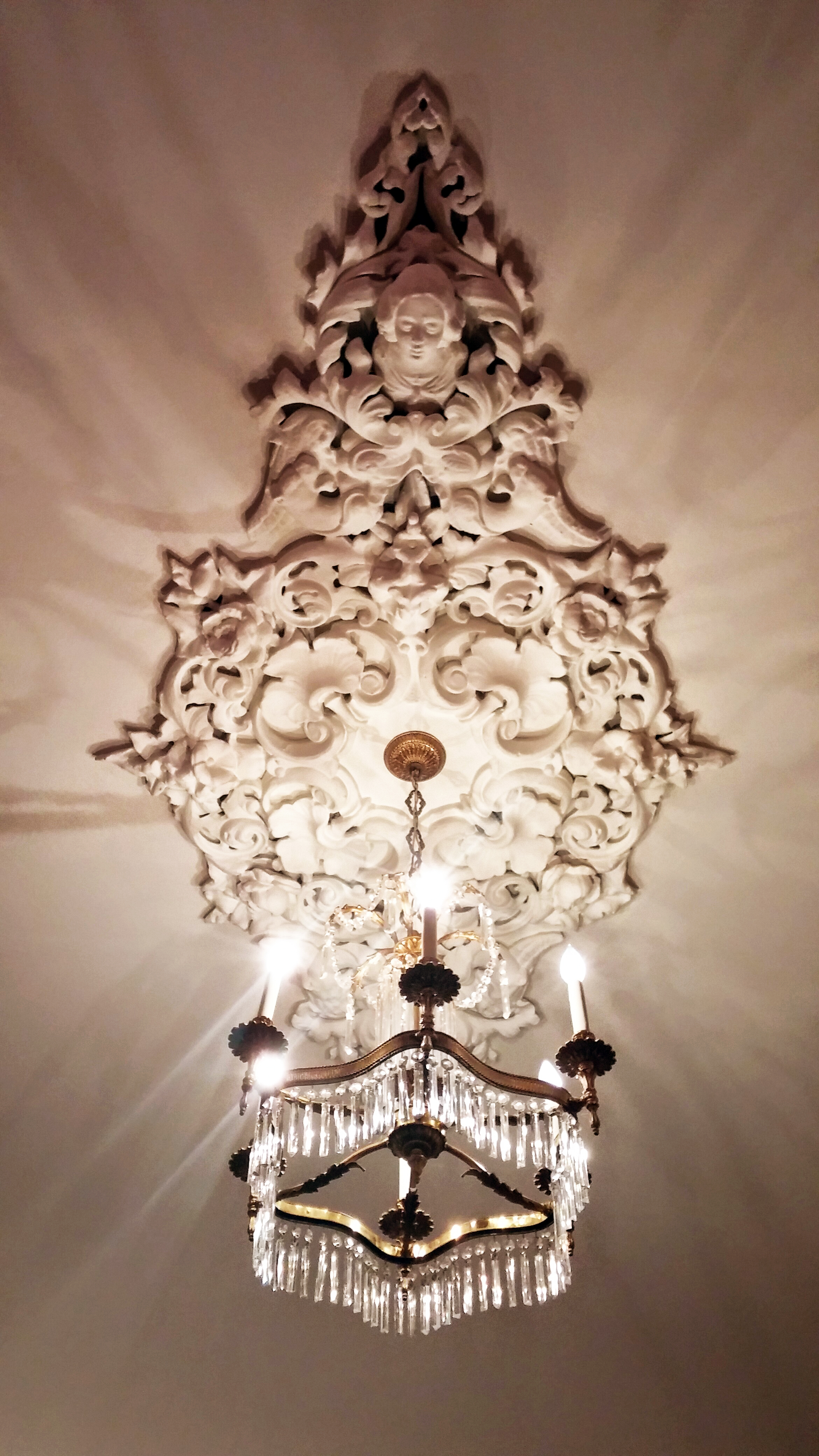  Chandelier and ceiling detail. 