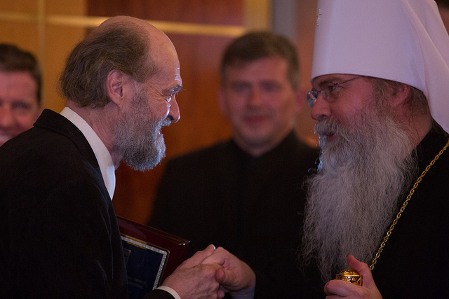 Arvo Pärt greets a priest prior to the May 31st concert at Carnegie Hall. Photo: Eleri Ever.