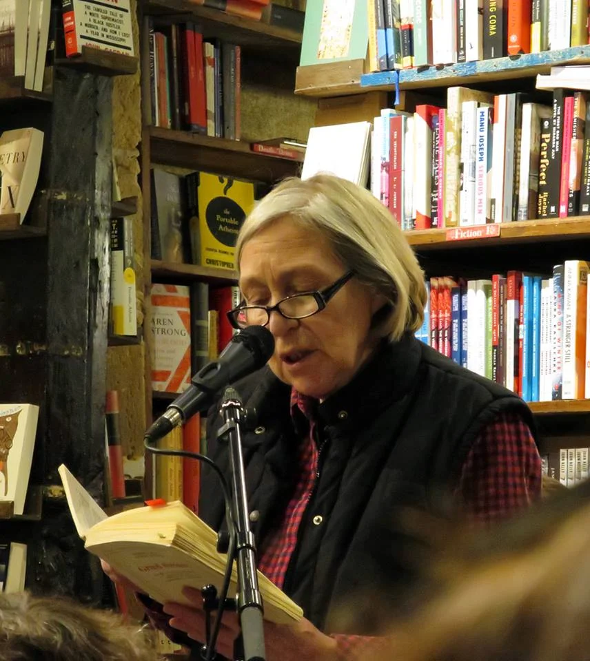 Florence Delay reads from Graal théâtre .
