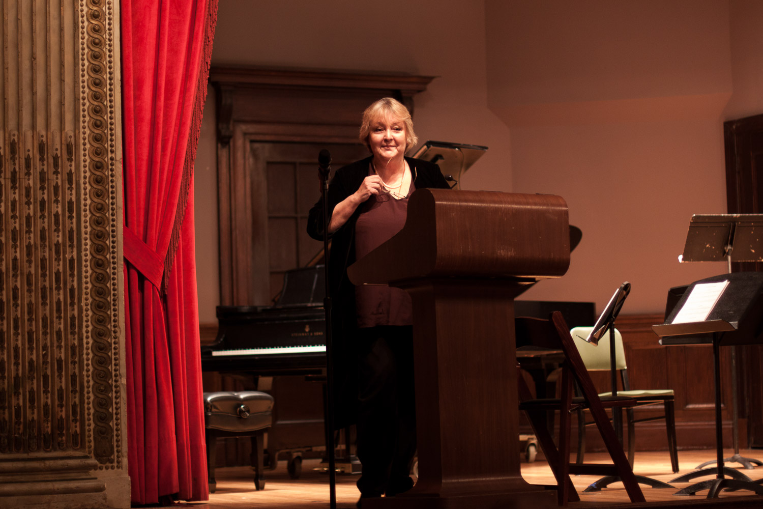 Dubravka Ugrešić engages the audience in an impromptu Q&A session.
