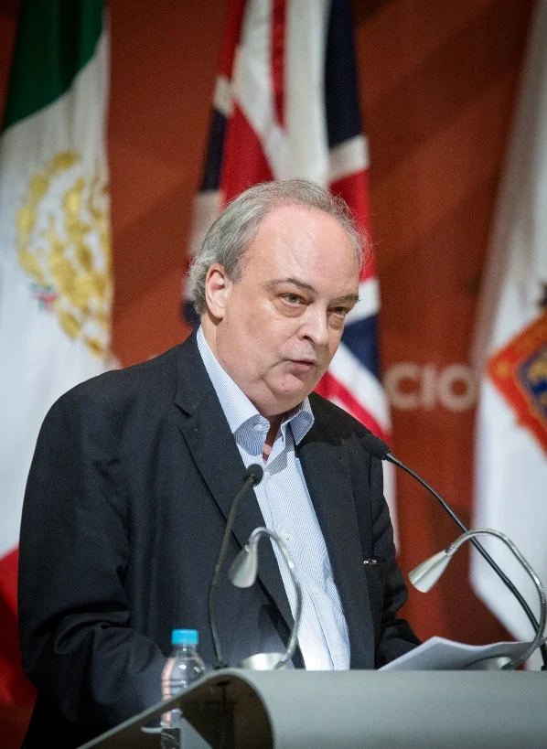 Enrigue Vila-Matas reading the text of The Future at the Guadalajara International Book Festival in November 2015. © Cortesía FIL Guadalajara/ Natalia Fregoso 3