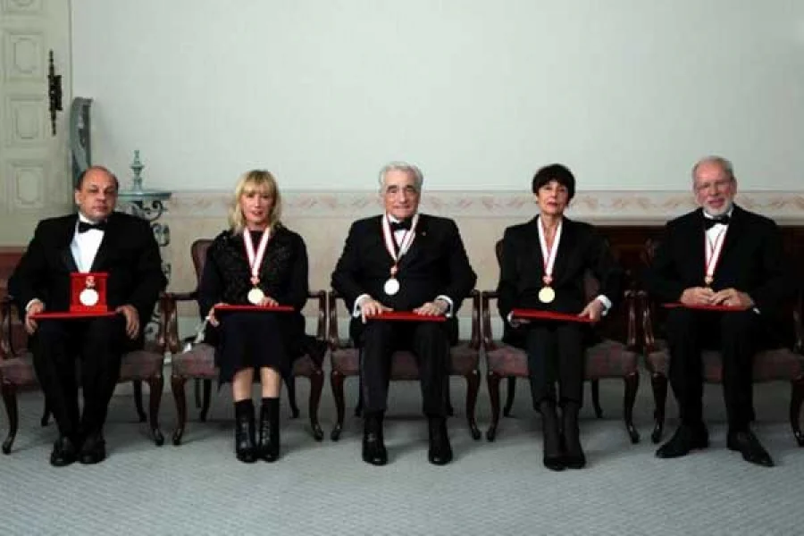 Left to right: Paulo Mendes da Rossa, Cindy Sherman, Martin Scorsese, Annette Messager, Gidon Kremer. © The Japan Art Association/The Sankei Shimbun
