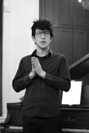 Lee Dionne introduces Unsuk Chin prior to performing her Etudes