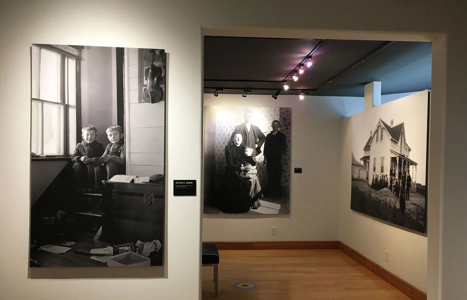 mennonite-village-photography-exhibition-aniko-szabo-4.jpg