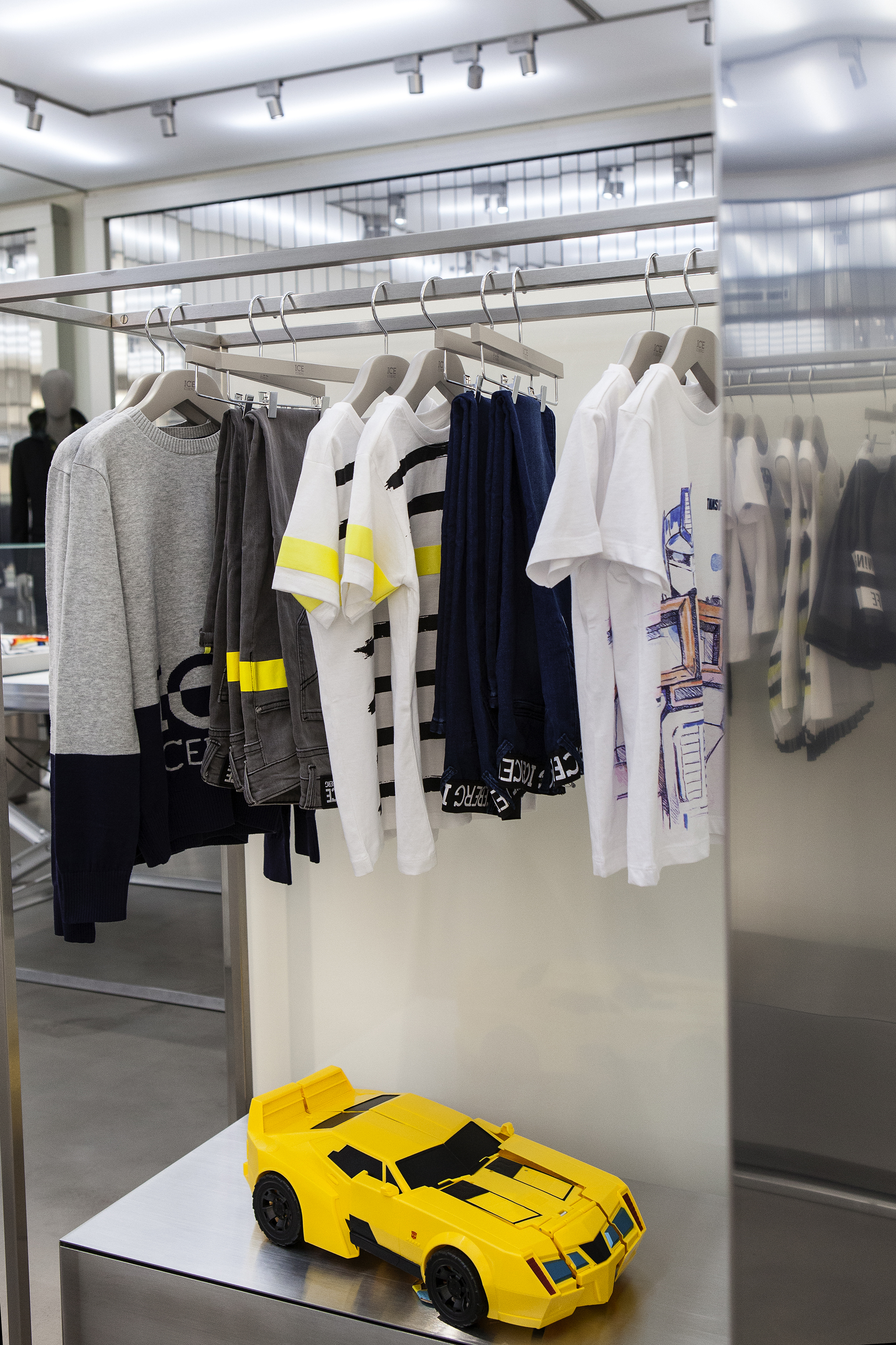 ICE ICEBERG_Corner Boutique Milano_02.jpg