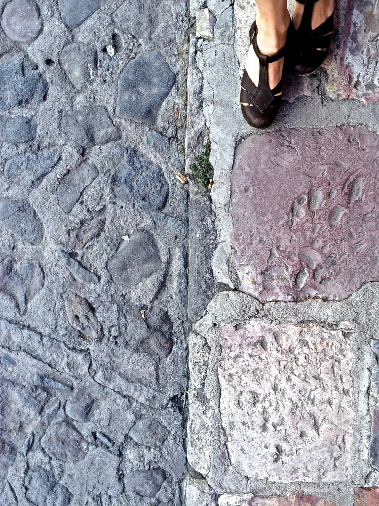 Clogging my way through the cobble-stoned streets… Not the wisest choice of footwear, I know!