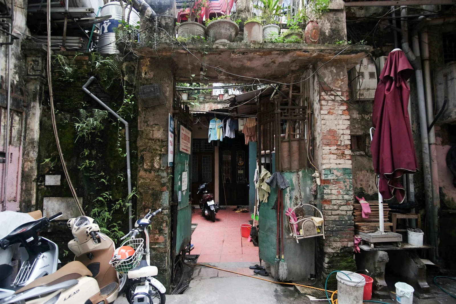 hanoi-vietnam_17498638412_o.jpg