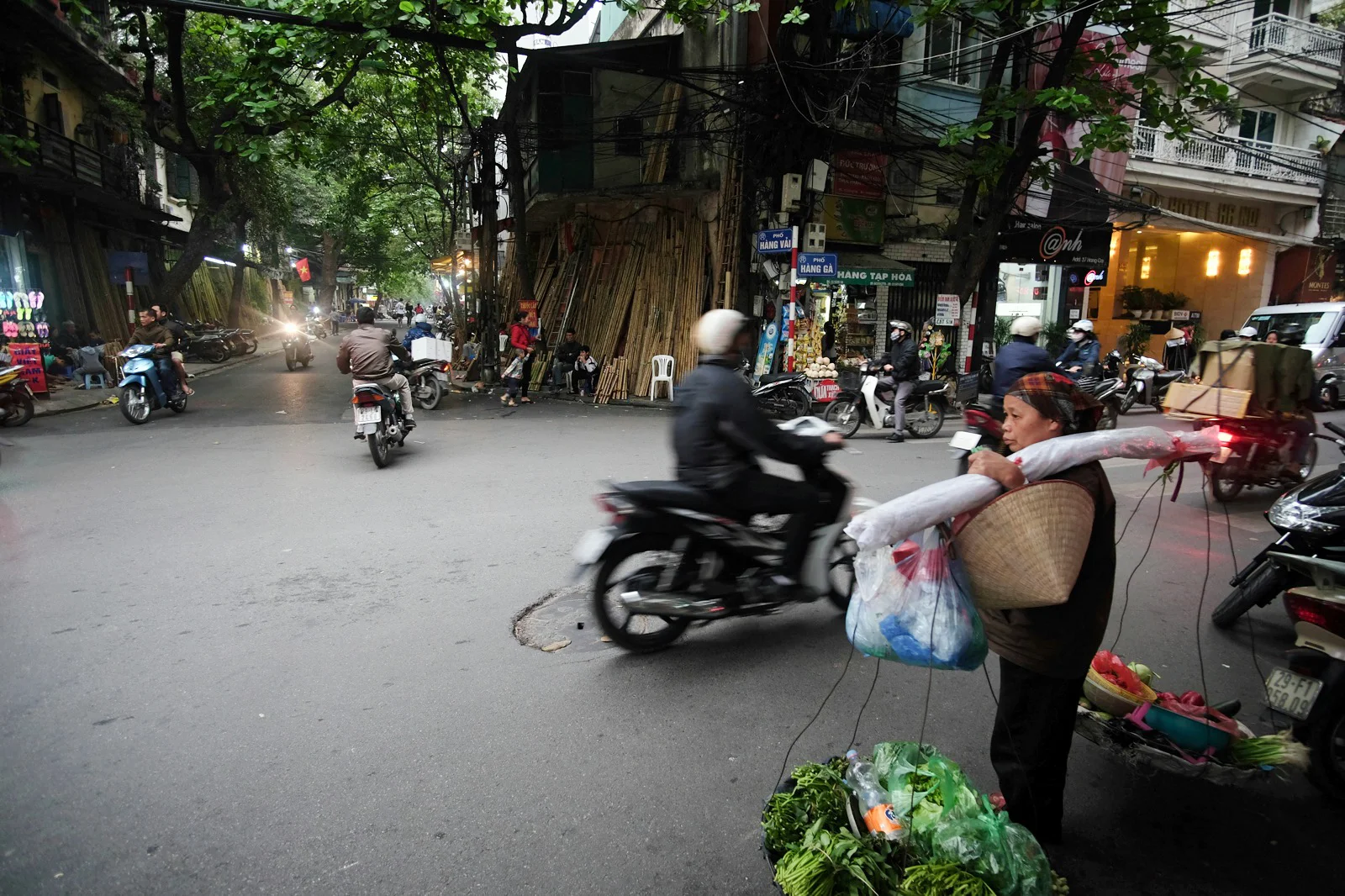 hanoi-vietnam_17500698475_o.jpg