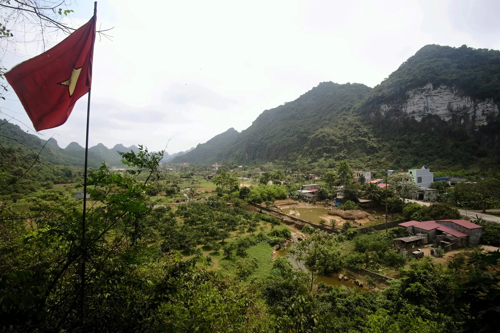 cat-ba-island--lan-ha-bay-vietnam_17315086769_o.jpg