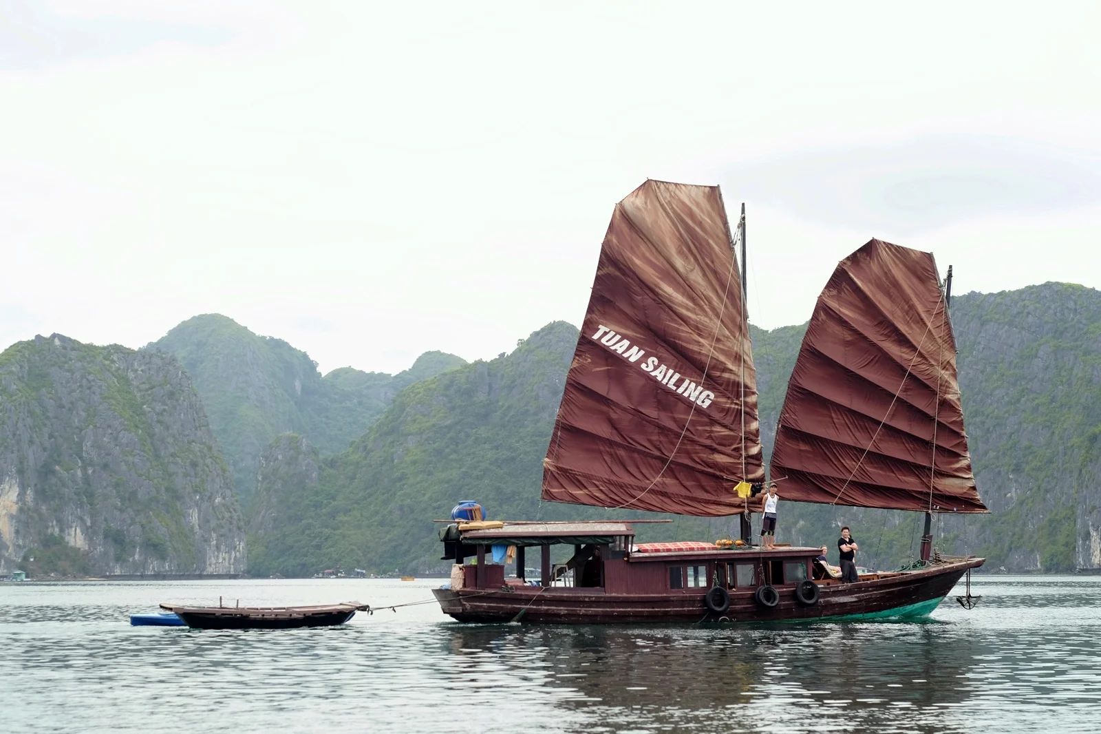 cat-ba-island--lan-ha-bay-vietnam_17313320710_o.jpg