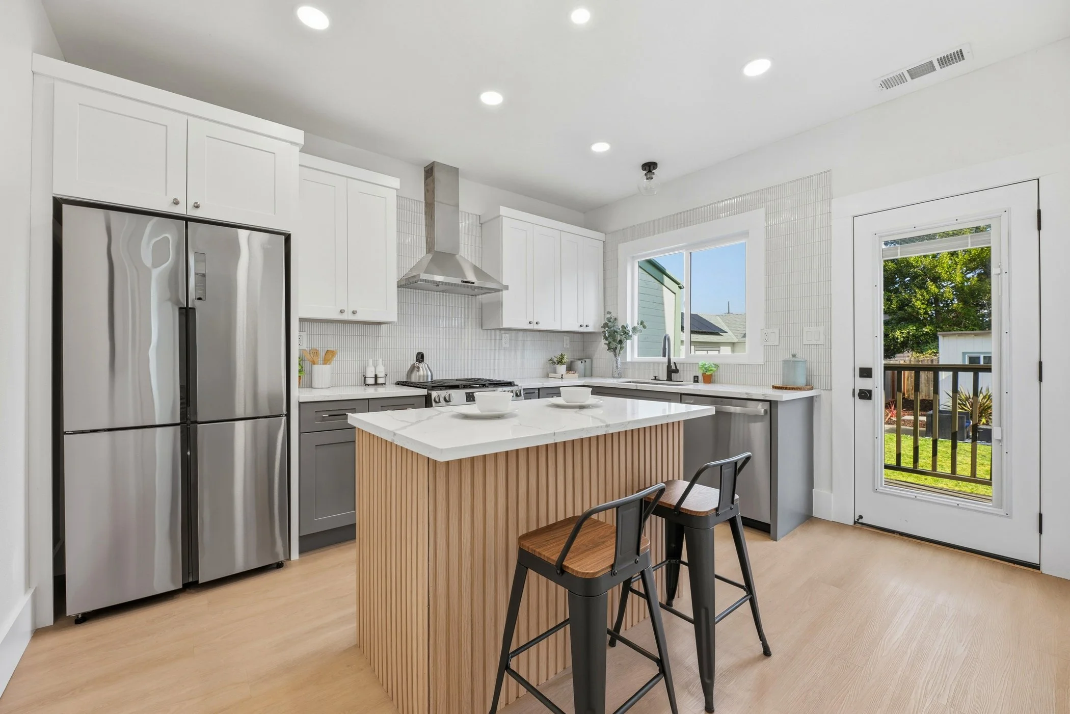 15-014_1834 8th St Alameda.jpg