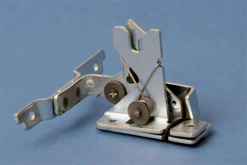 Center-Console-Hinge-Sized.jpg