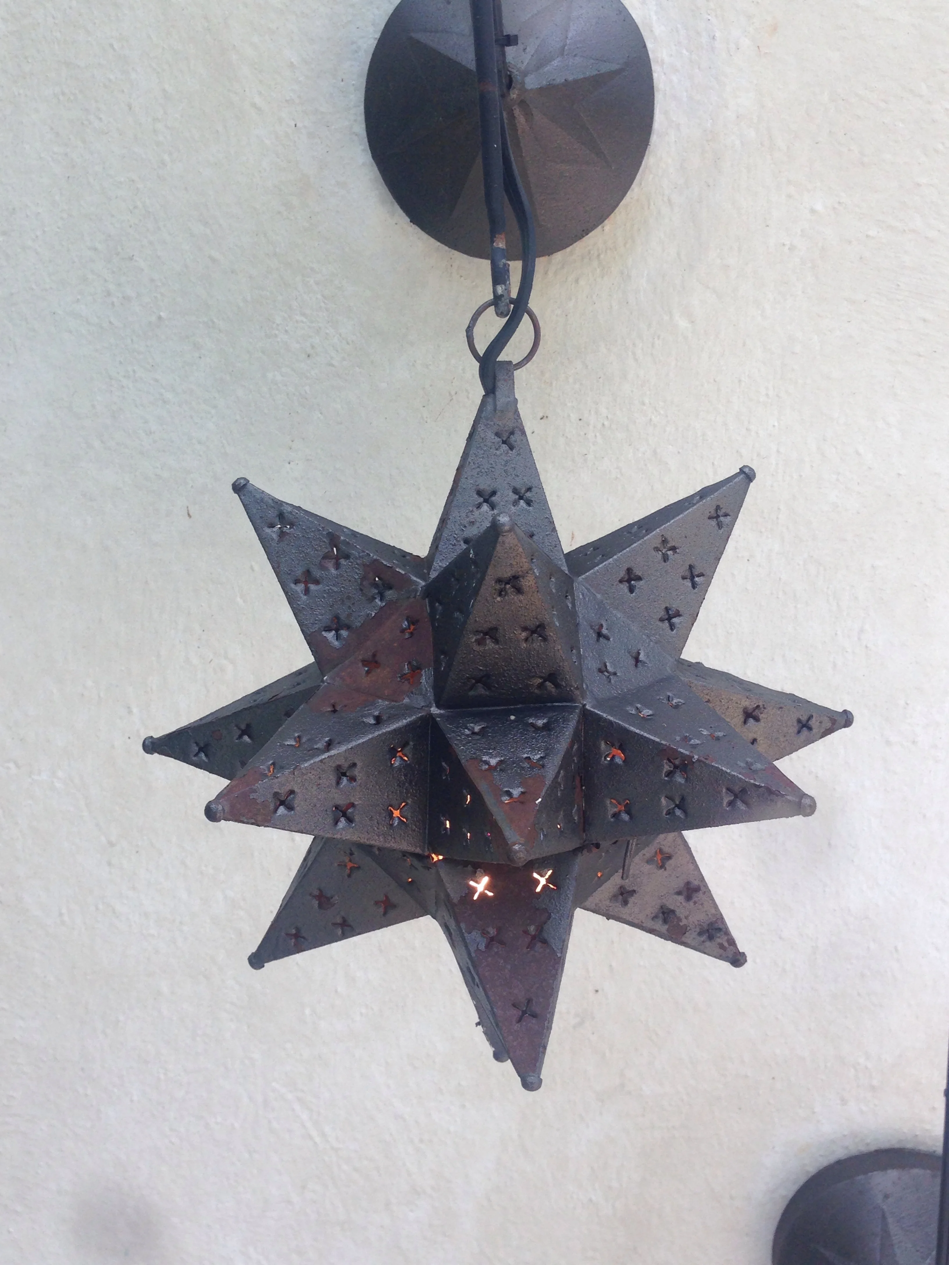  Mexican star lanterns helps add to the ambience with soft lighting. 