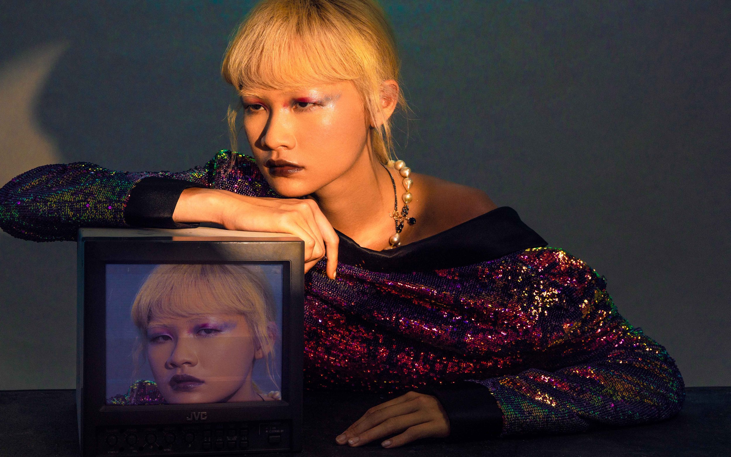 LADYGUNN, NO PROBLEM