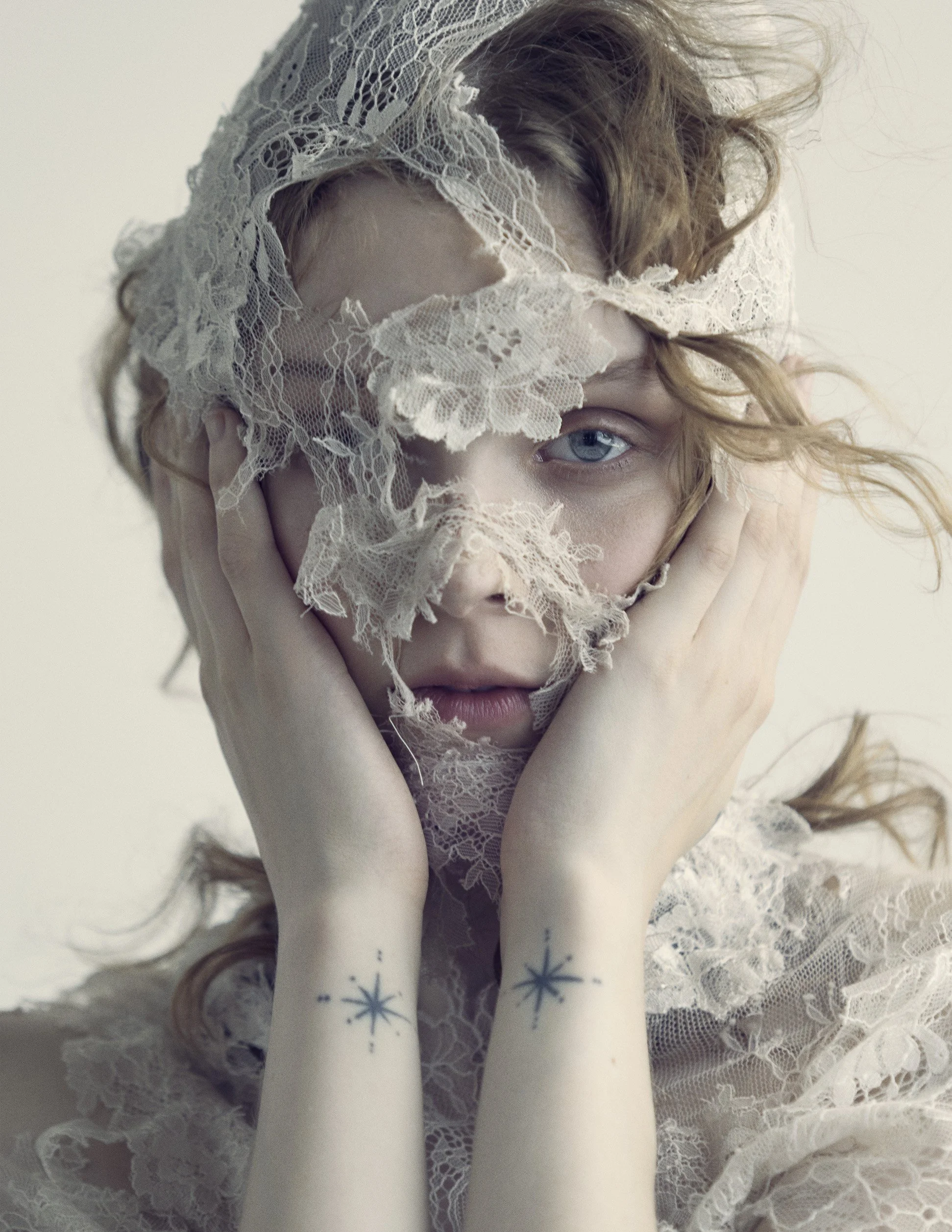 THE GLASS MAGAZINE, GOLDEN HOUR