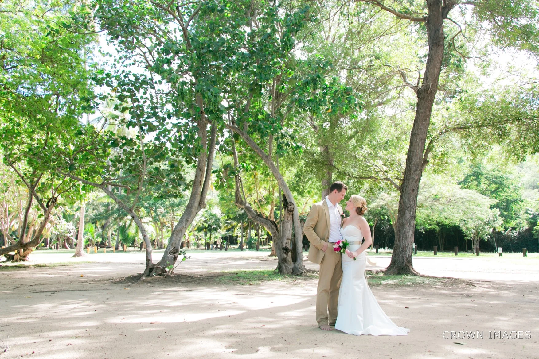 wedding_st_thomas_magens_beach_crown_images_0264.jpg