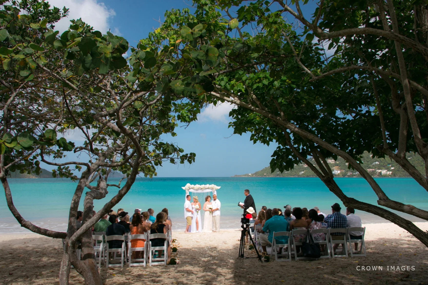 wedding_photos_saint_thomas_crown_images_0559.jpg