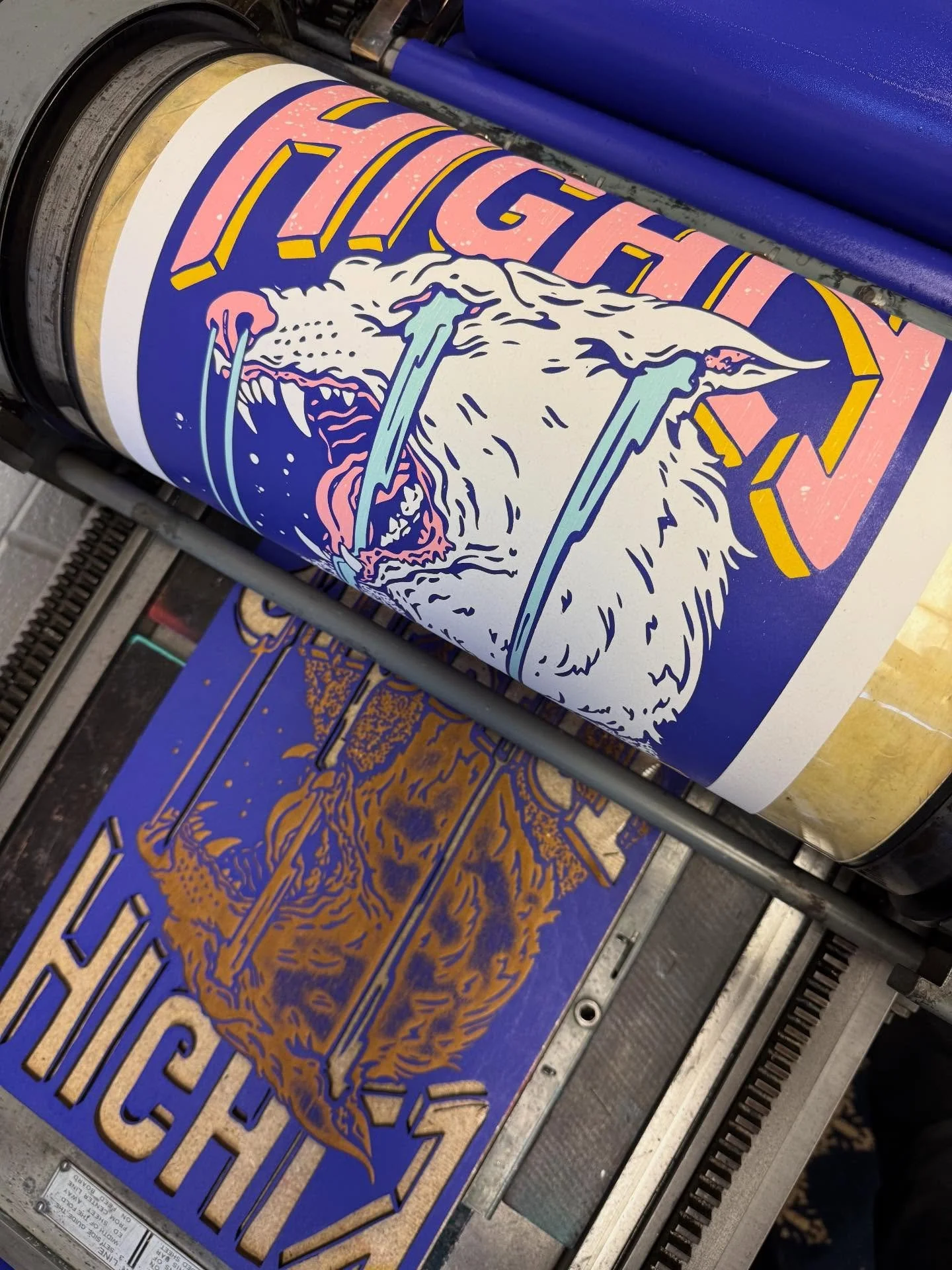 Wrapped up a run of prints for the @highlysuspect and @flightattendant_band show this past Sunday! I hope everyone had fun and enjoyed the prints. 

Big thanks to @ridinhighproductions for setting things up and to @mmusicworks for supporting independ