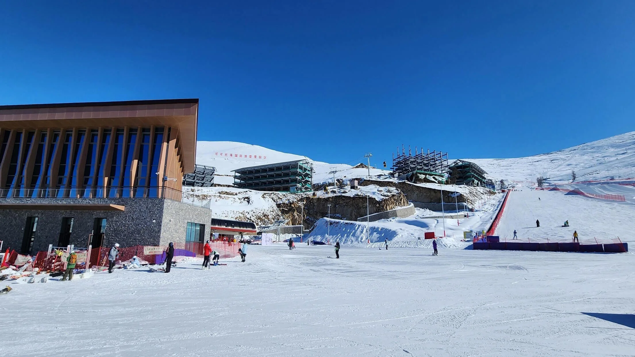 NDA-Group-Fuyun-Keketuohai-Ski Base Apartments-04.jpg