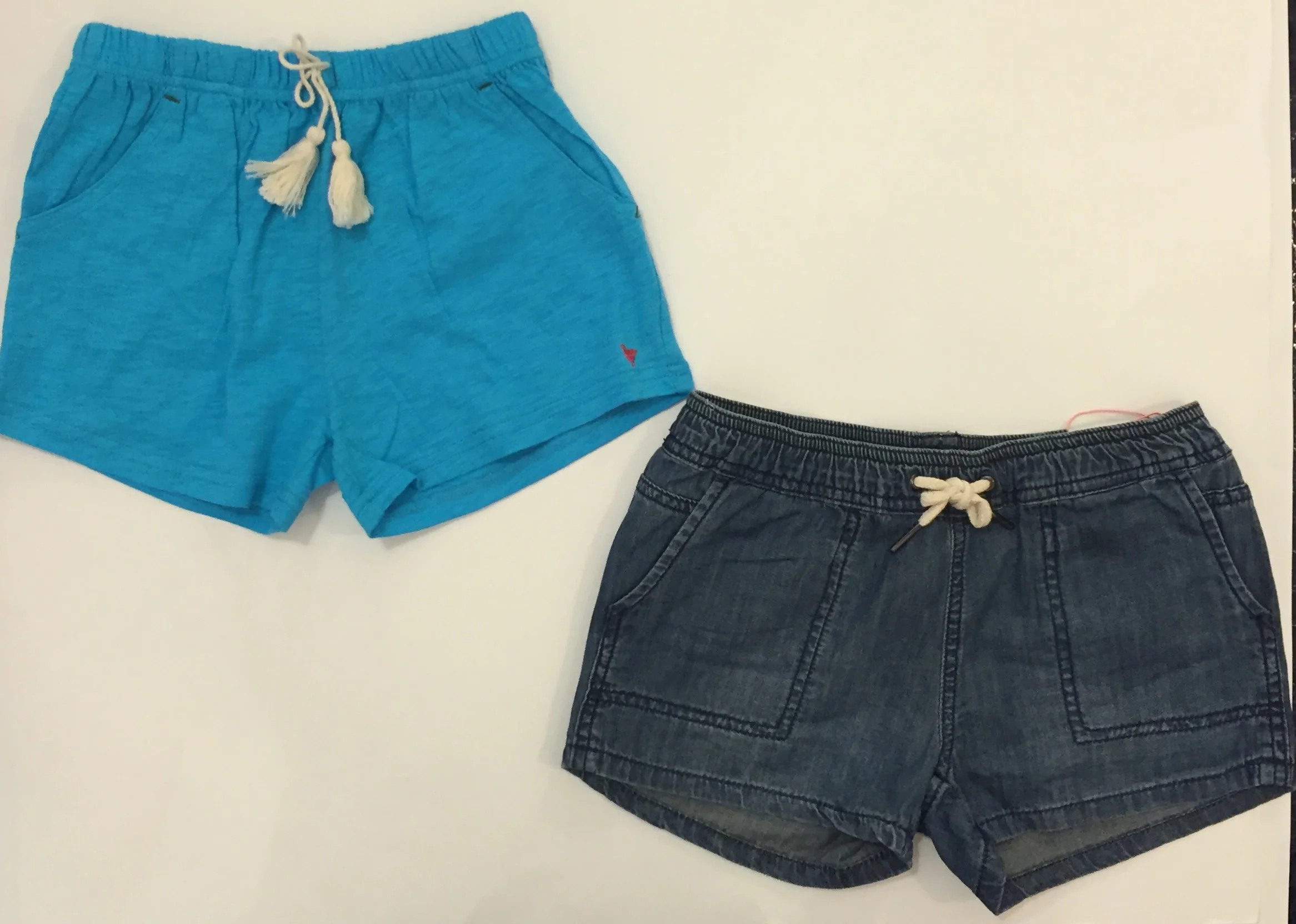These linen and denim shorts have an easy drawstring