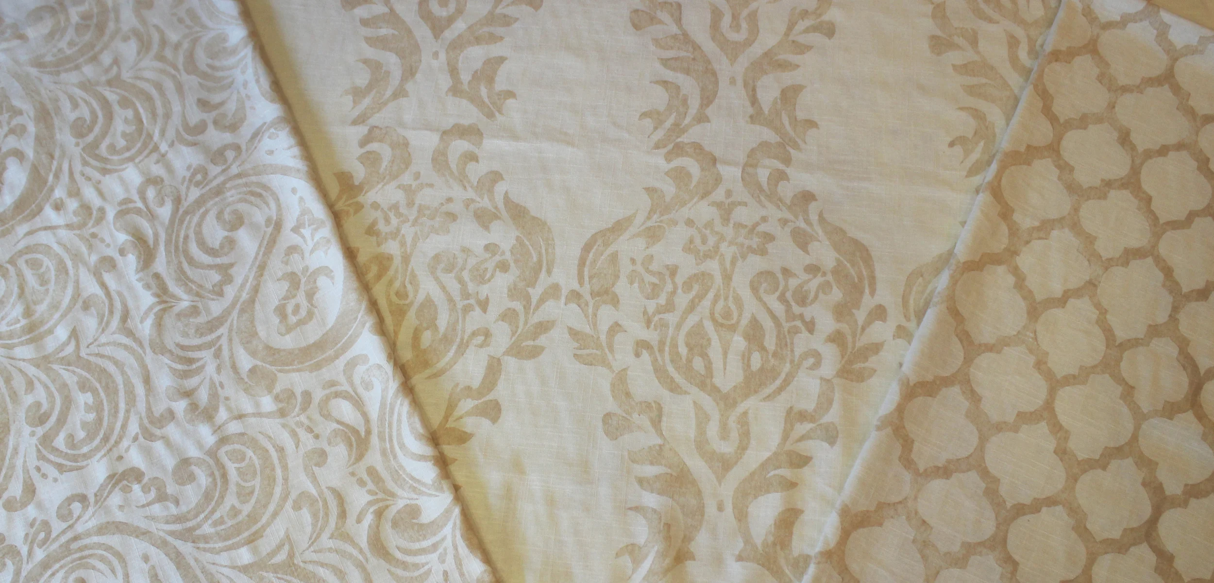 Motif: Britney, Collection: Moulin Rouge Ground: Linen White Chocolate Martini, Printed: in Champagne Motif: Melissa, Collection: Moulin Rouge Ground: Linen White Chocolate Martini, Printed: in Champagne Motif: Rejoy Collection: Gatsby Ground: Linen White Chocolate Martini, Printed: in Champagne 