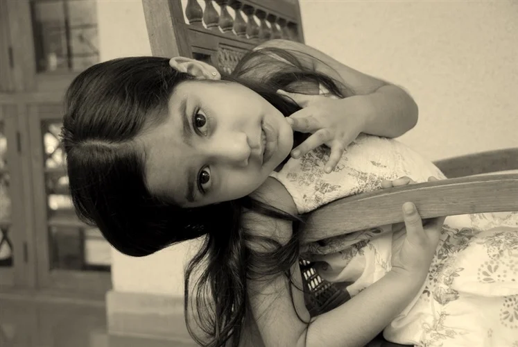 nadia-sepiastory-indian-portrait-girl-beautiful-cute-calicut-001_500H.jpg