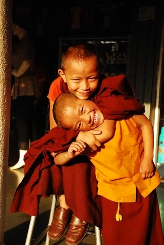 tibetanan-kids-brats-boys-posing-kushal-nagar-cute-child-manoj-sepiastory-portrait-photographer-availablelight-atlanta-indian-sunlight-002_500H.jpg
