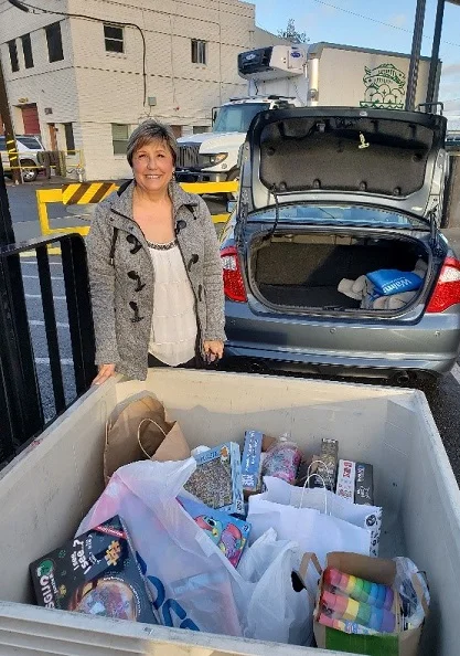 Patti Middleton delivers donations
