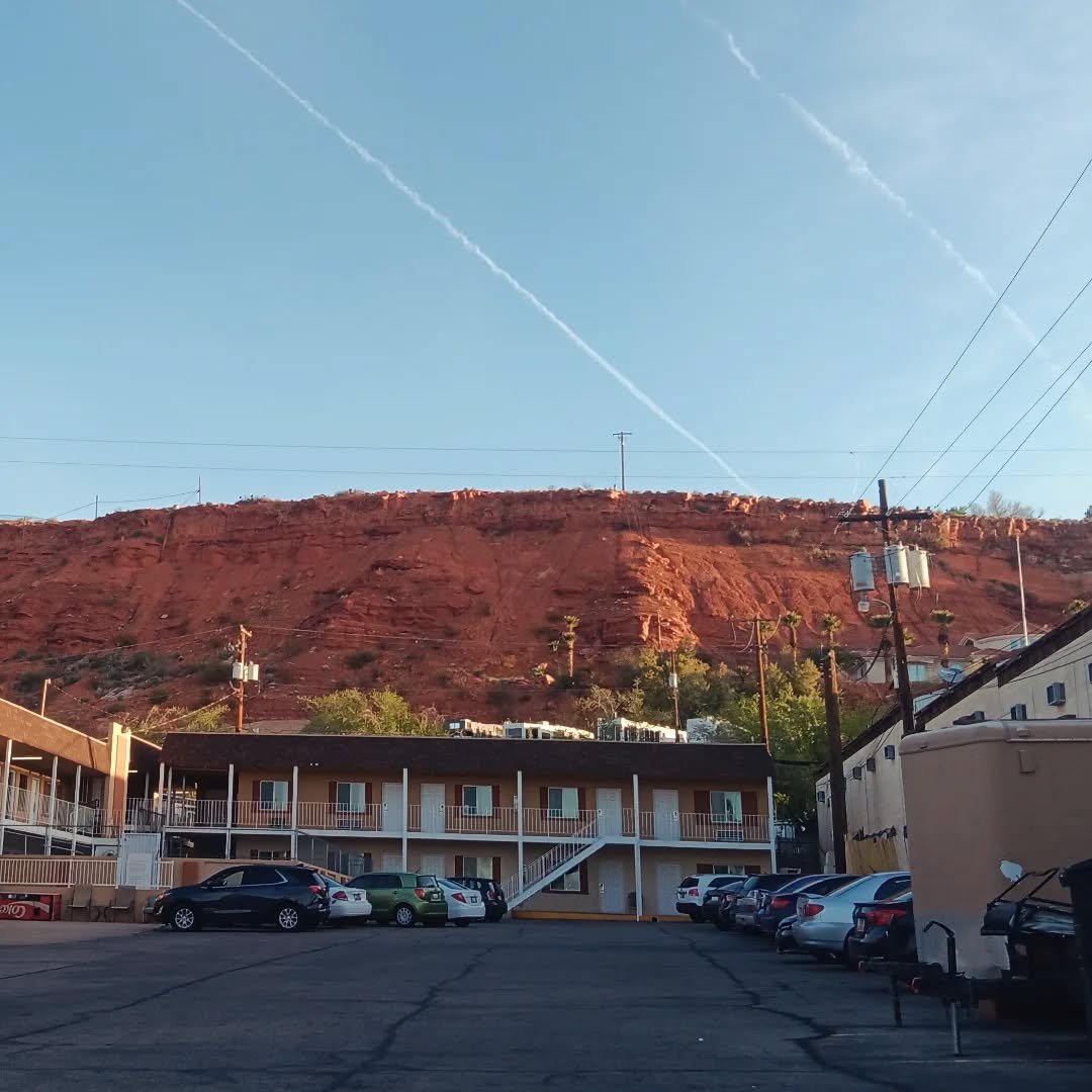 Good morning St. George UT! I'm here painting for the @art.provides plein air festival today through Saturday. Saturday there is a reception that is open to the public at the St. George social hall. 
.
I just got back from a brisk walk over to the ch