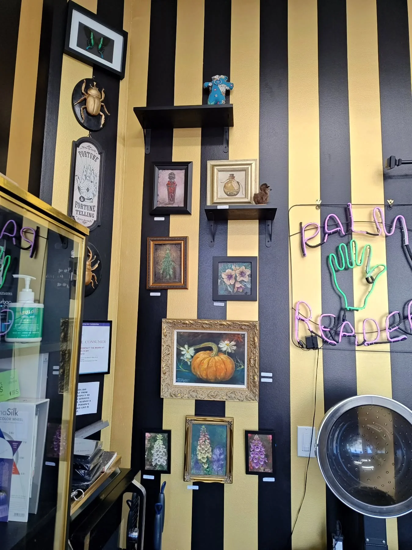 I have some pieces hanging at my friend's salon space, @glamour_magick ! One piece over there has already sold. I'm so grateful for opportunities to show and sell my work 🥰 thanks Tori!! You're the best!! 
.
.
.
#artwall #smallart #sandiegoartist #s