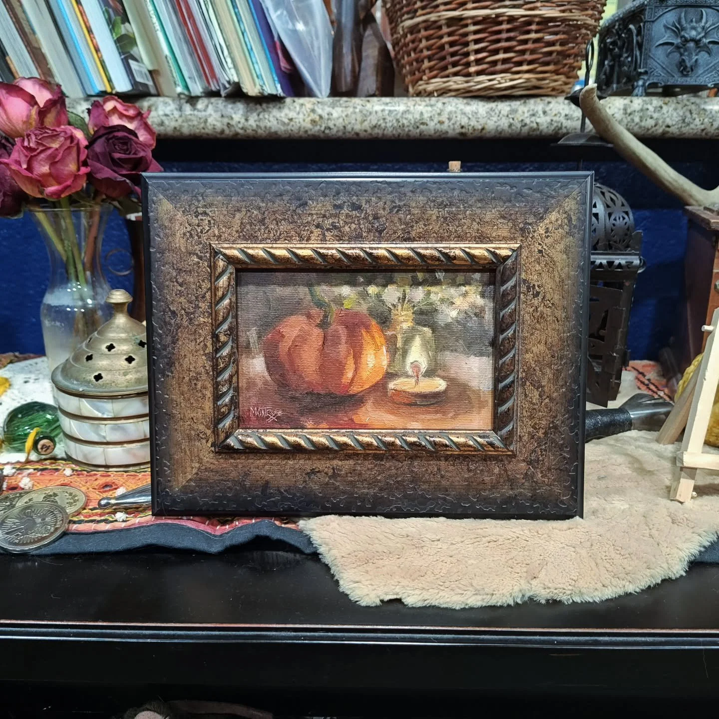 Late night still life. I'm such a sucker for those little pumpkins at the grocery store!
.
.
.
#pumpkin #pumpkinart @traderjoes #sandiego #sandiegoartist