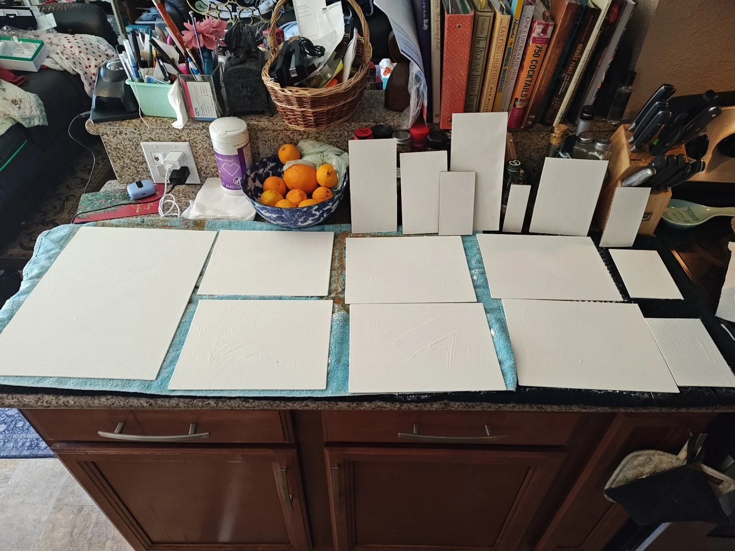 Prepping surfaces for my next batch of paintings! I am especially excited for the 2:1 ratio surfaces. Excited to toss these in my backpack and get out there! 
#pleinairpainting #sandiego #landscapepainting #gallerywall #orginialart